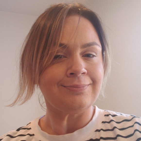 Profile Picture of Christina Killinger (@christinakillin) on Poshmark