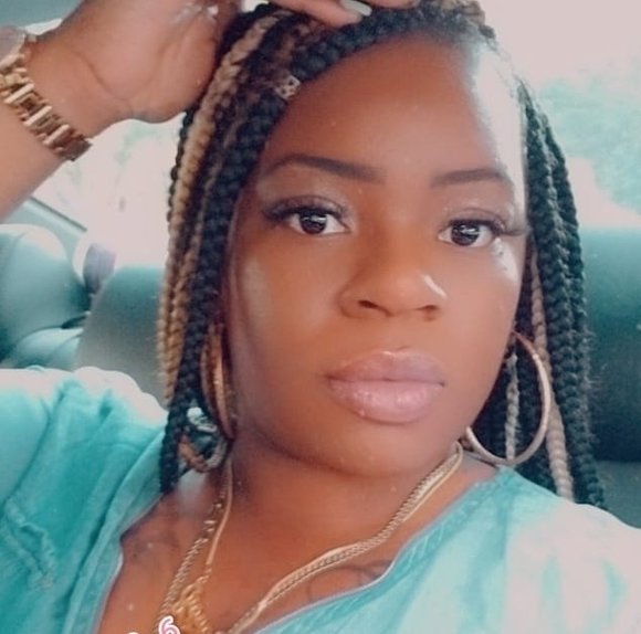 Profile Picture of Cassandra Brown (@cassyb05) on Poshmark