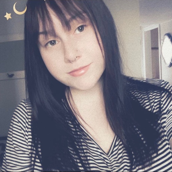 Profile Picture of Paige Saunders (@paigecsaunderss) on Poshmark