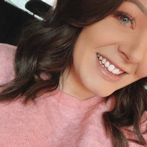 Ali Bartelds - Poshmark Profile Picture of Ali Bartelds (@alibartelds) on Poshmark