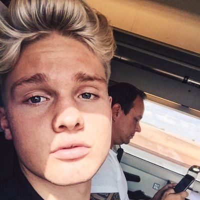 Profile Picture of Benjamin Zaragoza (@zgzbenjaminofc) on Twitter