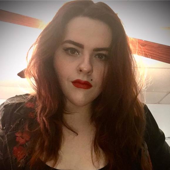 Profile Picture of Gina Calavano (@ginacthatsme1) on Poshmark