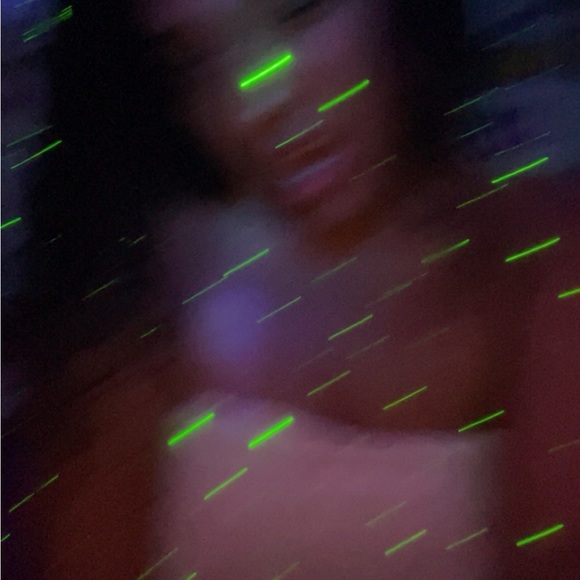 Profile Picture of Kyleigh Adkinson (@kyadkinson) on Poshmark