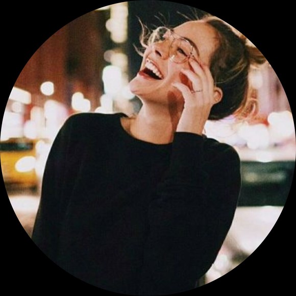 Profile Picture of James Quinn (@jamesquinn3) on Poshmark