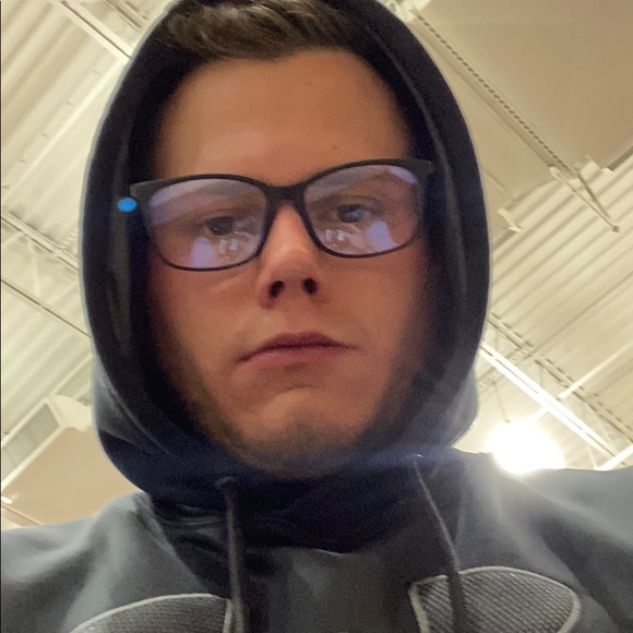 Profile Picture of Jesse Loricco (@jloricco7) on Poshmark