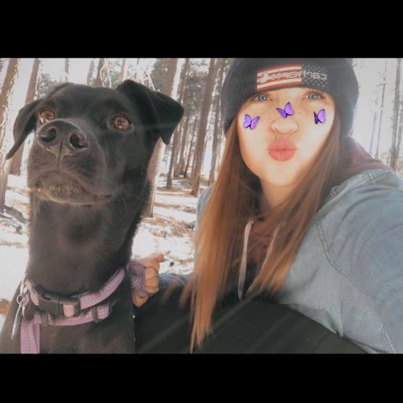 Taylor Cartwright - Poshmark Profile Picture of Taylor Cartwright (@tcart_) on Poshmark