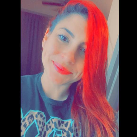 Holly Pennisi - Poshmark Profile Picture of Holly Pennisi (@hollypennisi) on Poshmark