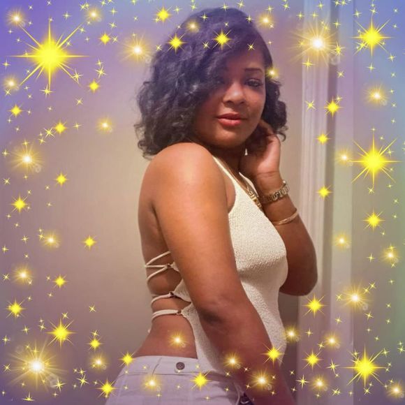 Profile Picture of Shawna Dickens (@sukie718) on Poshmark