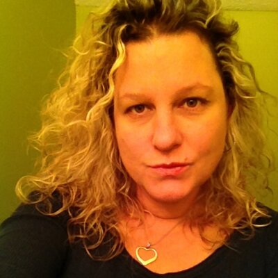 Profile Picture of Suzanne Mullins (@KatsuzanneRN) on Twitter