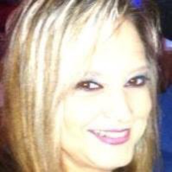 Profile Picture of Amanda Sample (@amandasample) on Poshmark