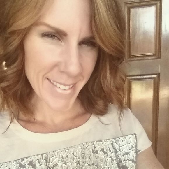 Hollie Klauer - Poshmark Profile Picture of Hollie Klauer (@boof9280) on Poshmark