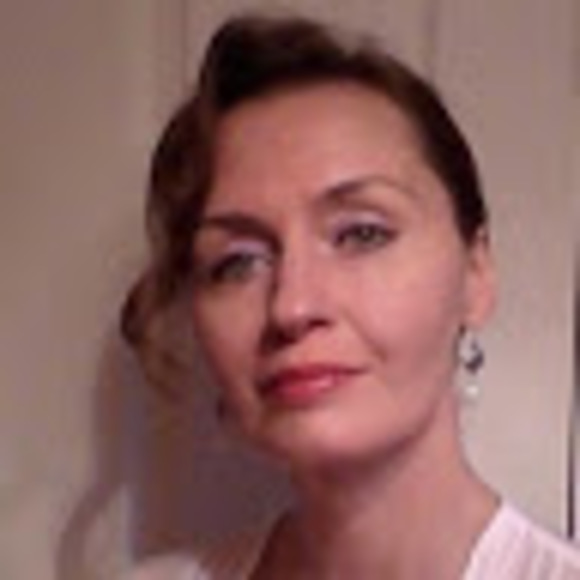 Profile Picture of Elena Drowne (@eyd2018) on Poshmark