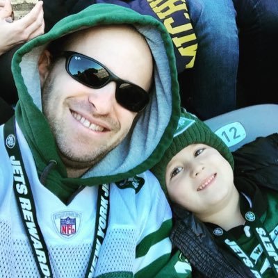 Profile Picture of Evan Small (@evansmall220) on Twitter