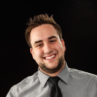 Profile Picture of Derek Wayman (@SingingChef42) on Twitter