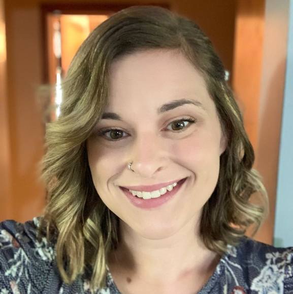 Profile Picture of Amy Beauchamp (@amybchmp) on Poshmark