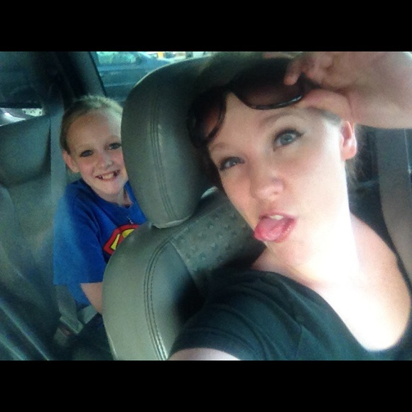 Profile Picture of Katrina Echelmeyer (@zoogergirl00) on Poshmark