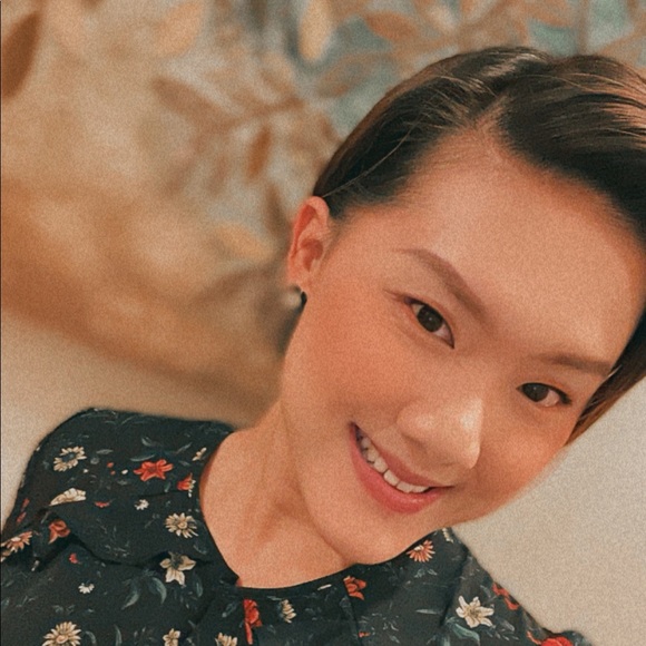 Profile Picture of Sunshine Lim (@sunshinejlimz) on Poshmark