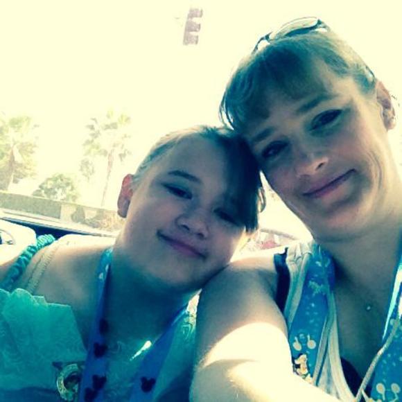 Profile Picture of Kim Schmeer (@kschmeer) on Poshmark