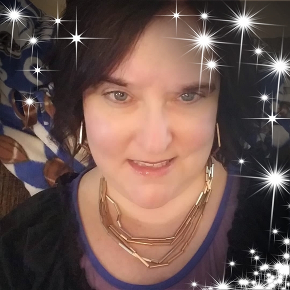 Profile Picture of Julie Dominguez (@juliedominguez) on Poshmark