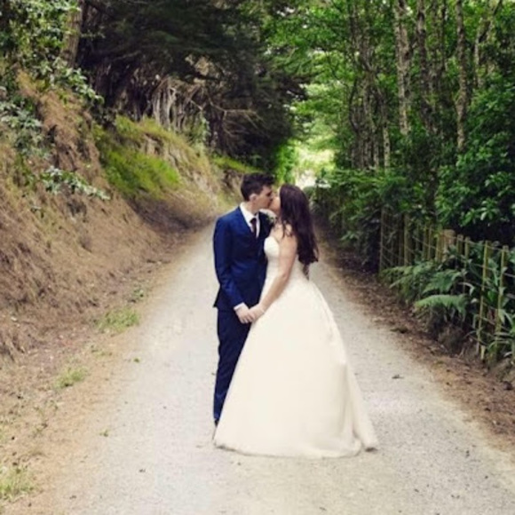 Profile Picture of Joeandbec Molloy (@joeandbecmolloy) on Poshmark