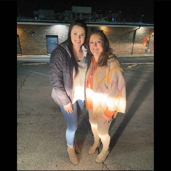 Profile Picture of Haley Uzelac (@haleynic_) on Poshmark