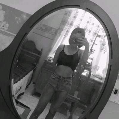Profile Picture of Nguyễn Trang (@NguynNgcThyLi16) on Twitter