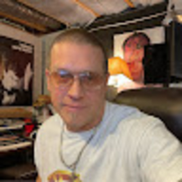 Profile Picture of Kenny Mack (@kennymackfella) on Poshmark