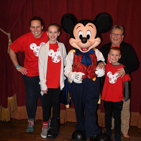 Profile Picture of Sarah Wimer (@nicho2se) on Poshmark