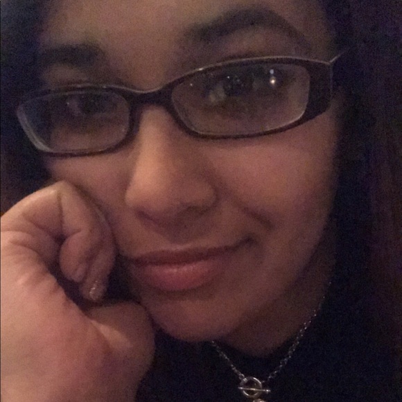 Profile Picture of Selena Singh (@selena0619) on Poshmark