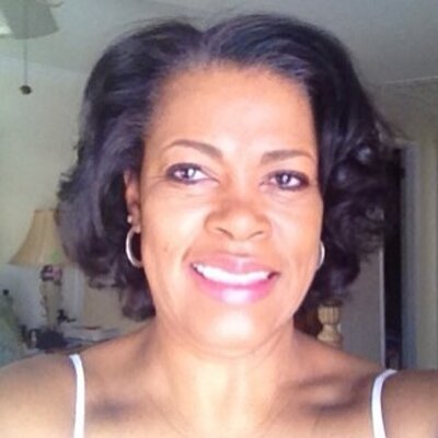 Profile Picture of Carolyn Hood (@hoodienyc) on Twitter