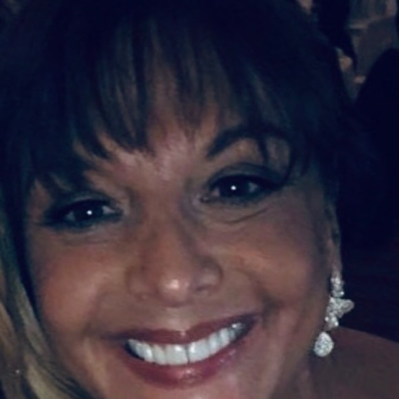 Profile Picture of Maryann Calderoni (@mcalderoni1029) on Poshmark
