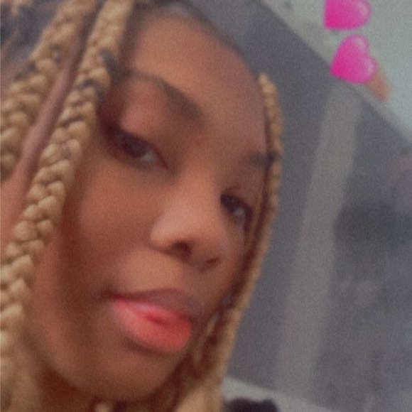 Profile Picture of Mikyia Hackney (@mikyiahackney) on Poshmark