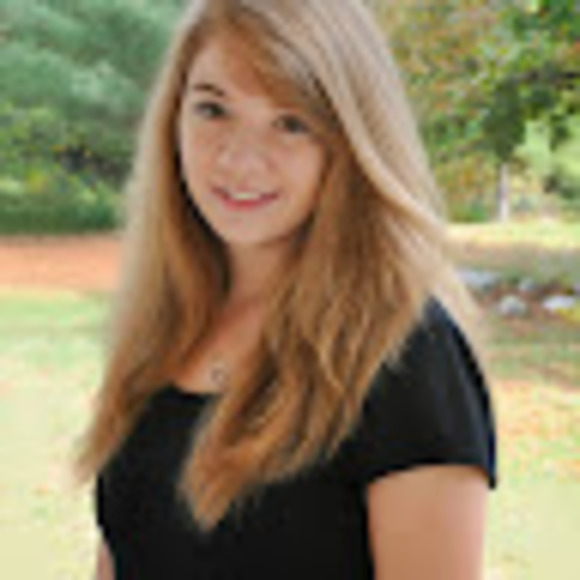 Profile Picture of Alicia Mccloskey (@mccloskey3) on Poshmark