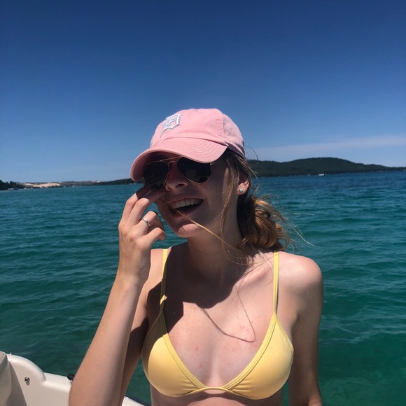 Profile Picture of Ava Richardson (@ava_richardson) on Poshmark