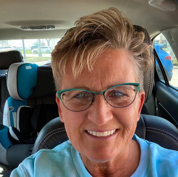 Profile Picture of Mary Flier (@joflier1163) on Poshmark