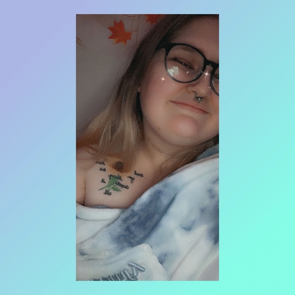 Profile Picture of Posh Mark guest (@dergonslayer) on Poshmark