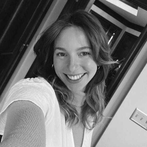 Profile Picture of Gracyn Grider (@gracyngrider) on Poshmark