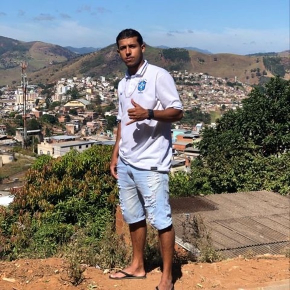 Profile Picture of Manuel paulo Moraes (@manuelpaulom32) on Poshmark