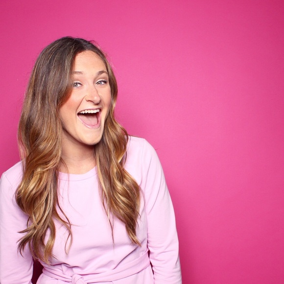 Julie Himmel - Poshmark Profile Picture of Julie Himmel (@juliehimmel) on Poshmark