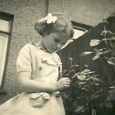 Profile Picture of Lorna R-H (@busy_finch) on Twitter