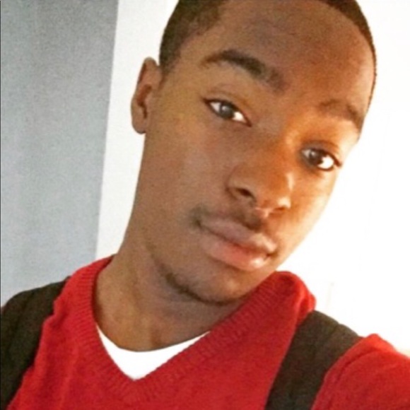 Profile Picture of Kameron Kinebrew (@kbrew3000) on Poshmark