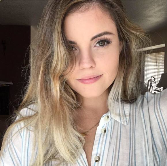 Profile Picture of Peyton Roy (@peyton__roy) on Poshmark