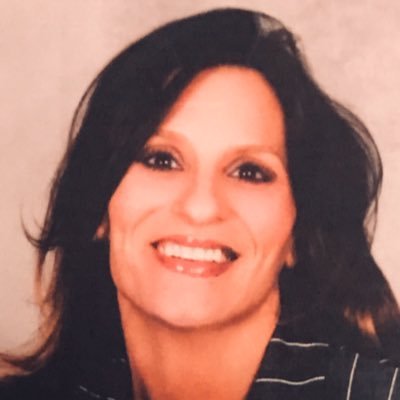 Profile Picture of Laura Chavez (@ChiefsFanLaura) on Twitter
