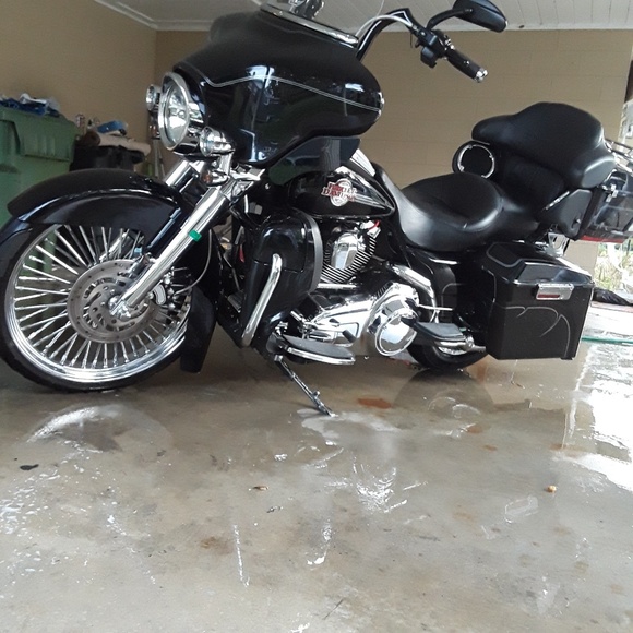 Profile Picture of Gary Kreeger (@garykreeger) on Poshmark