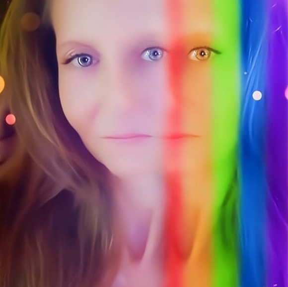 Profile Picture of Kim Carver (@kimmiecarver) on Poshmark