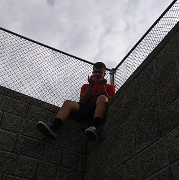 Profile Picture of Wesley Yates (@wesleyyates1202) on Poshmark