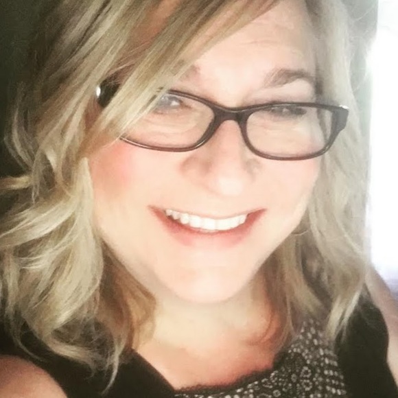 Profile Picture of Erika Hellerman (@erikahellerman) on Poshmark