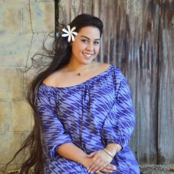 Profile Picture of Kalehua Zuttermeister (@lovekalehua) on Poshmark