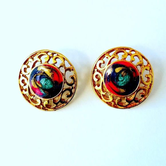 Profile Picture of Benae Mosby (@seatesthings) on Poshmark