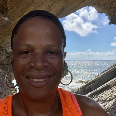 Profile Photo of Shari-Lynn  🇧🇲 (@shaeyd) on Twitter